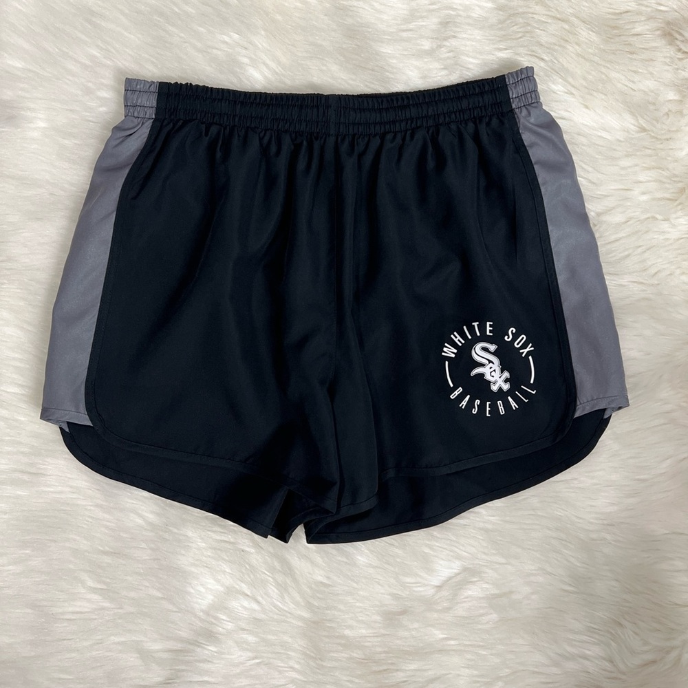 Victoria's Secret PINK White Sox Baseball Shorts Mesh
Sz Small Black and Grey